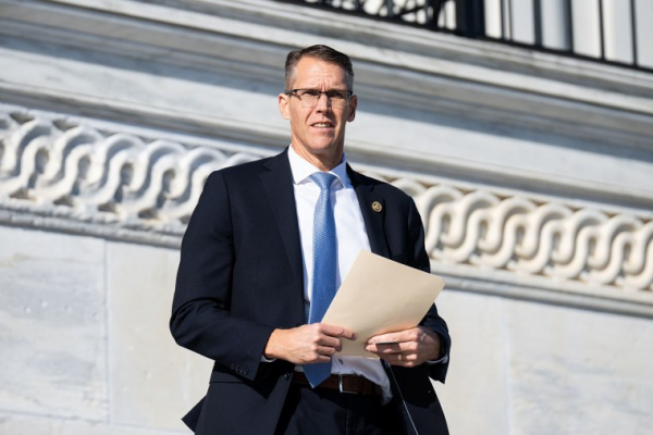 MAHA-backed Zach Lahn defeats Trump-backed Randy Feenstra in Iowa GOP primary for governor